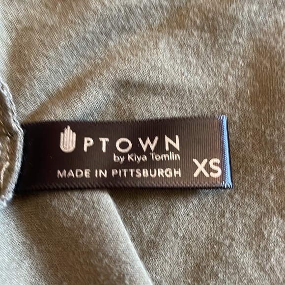 Uptown by Kiya Tomlin That’s a Wrap top in olive green. XS - Picture 4 of 5
